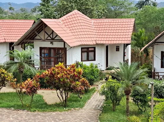 Cabin at Oceanic Hostería with tropical garden, Puerto López